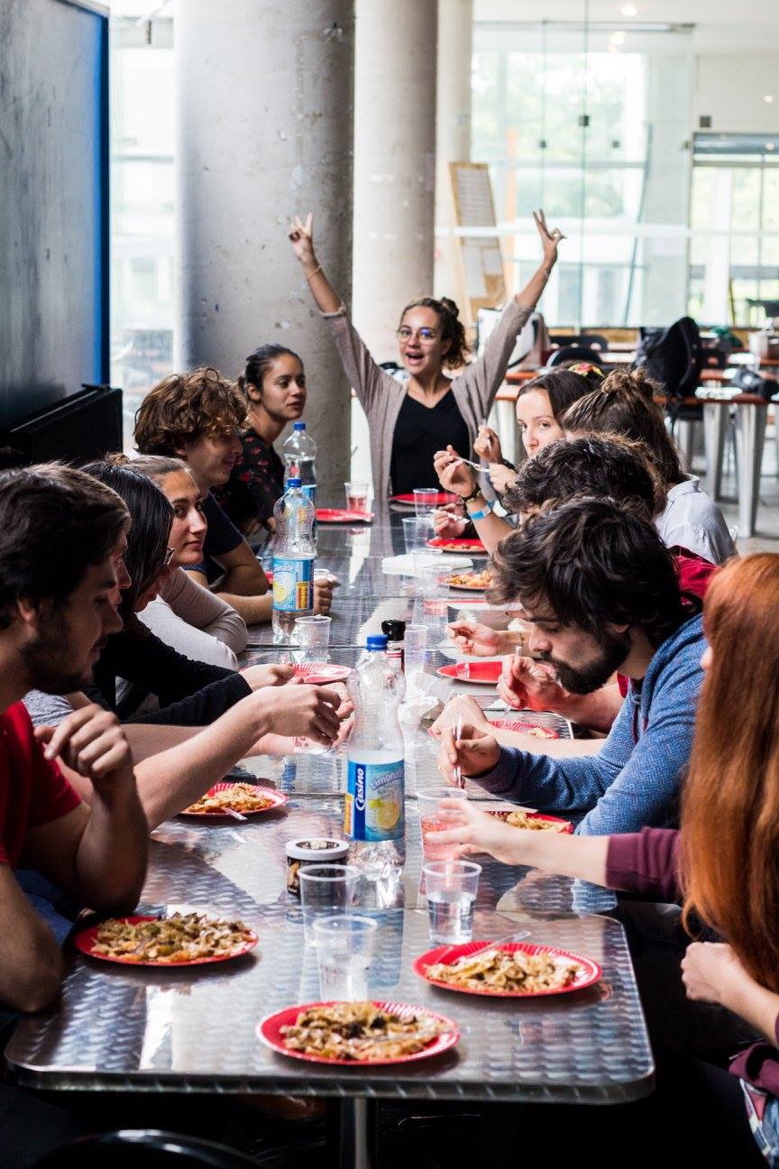 43104989_257128491673971_2247288951268179968_n